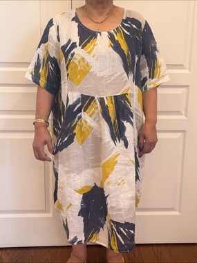 H by Halston White Midi Dress with Yellow & Navy Brushstroke Print